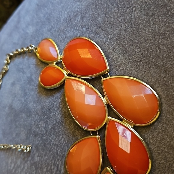 5/$25 VTG Orange Teardrop Bib Statement Necklace - Picture 4 of 7